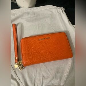 Michael Kors Vibrant Orange wallet